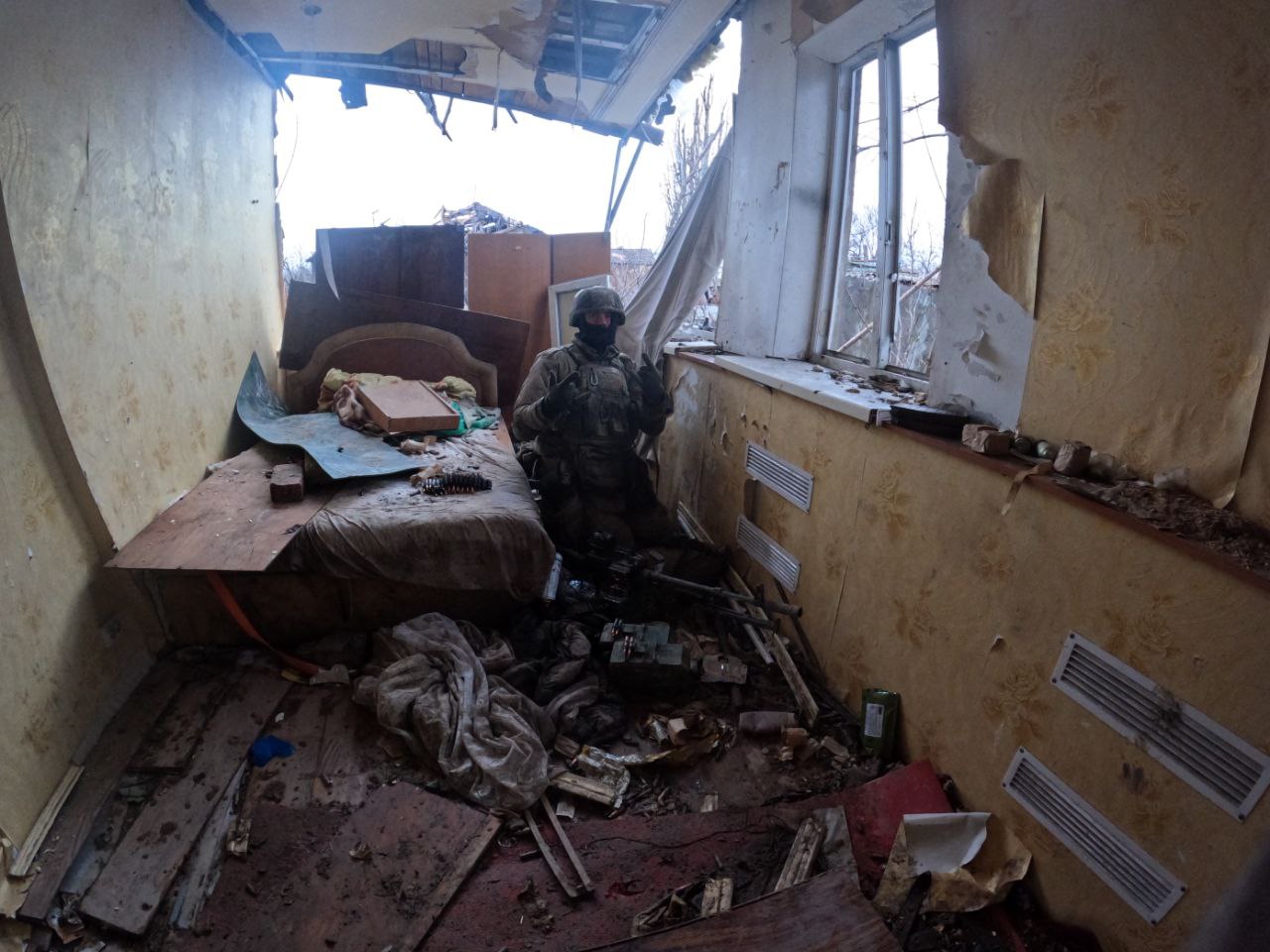 Beyond Representation: Why Should We Have A Closer Look At Military Mobile Snapshots?